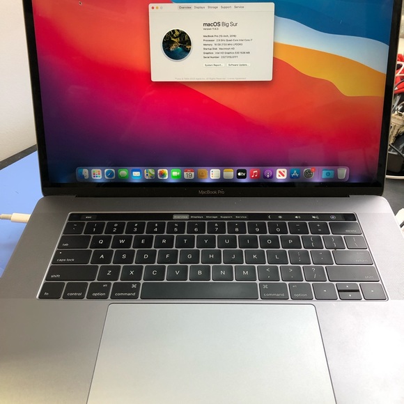 Macbook pro - Picture 3 of 5